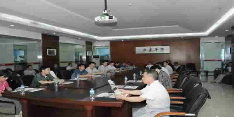 20140906新疆建設兵團師職干部“三化”建設研修班蒞臨易事特參觀考察.jpg